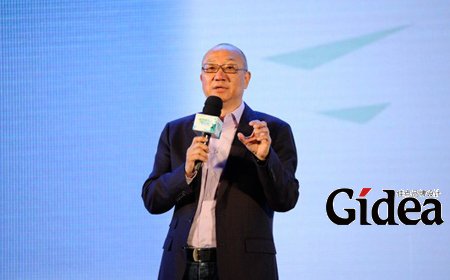 万通控股董事长冯仑